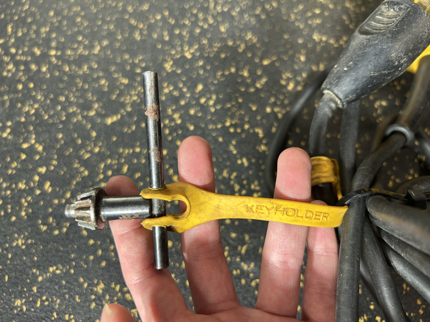 DEWALT DW235G 1/2” (13mm) 8.5-Amp Corded Variable Speed Reversing (VSR) Drill - POWERFUL