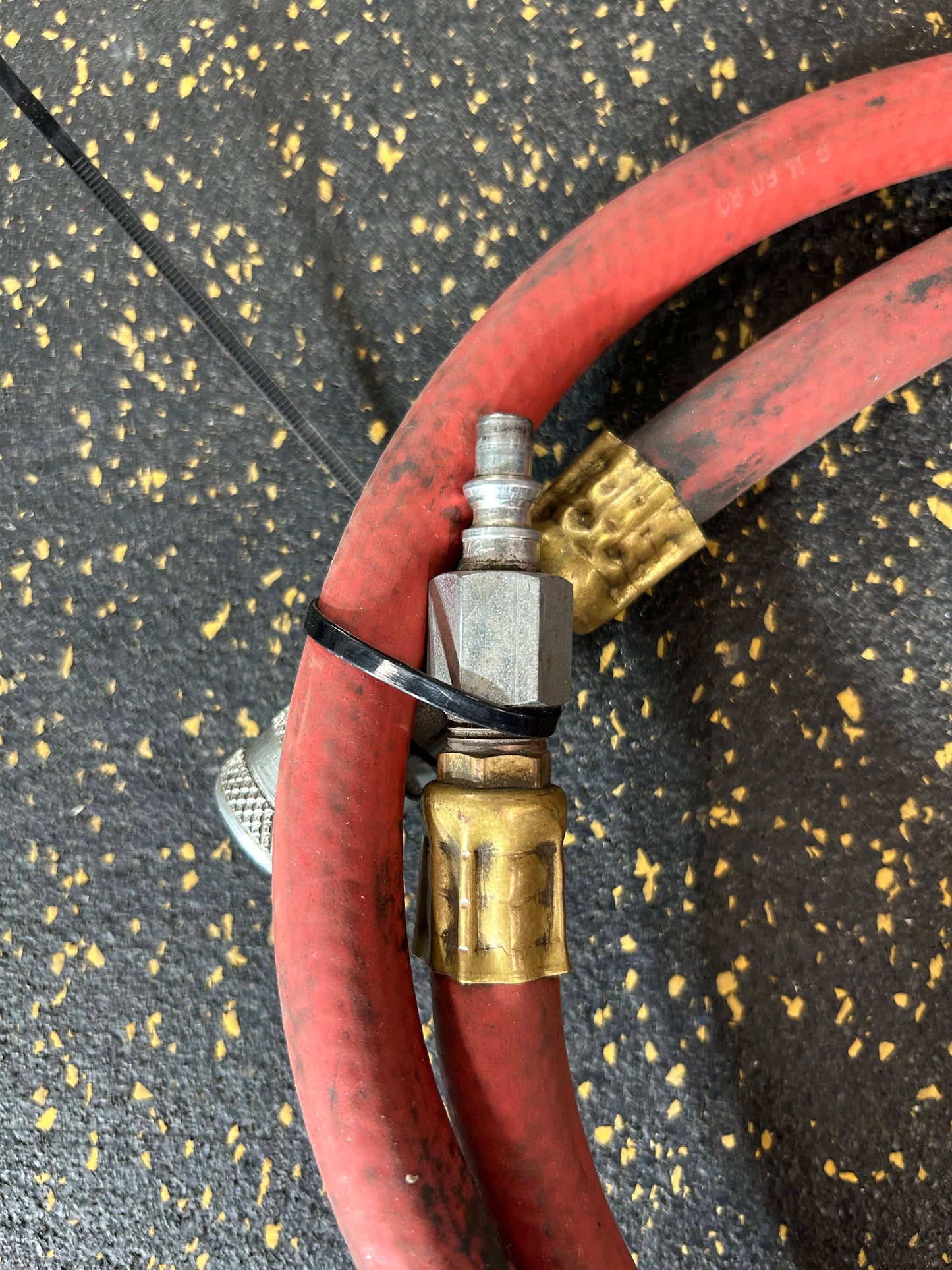 5-Foot Goodyear Horizon 3/8” Diameter Air Hose with Male/Female Fittings (200 PSI Working Pressure)