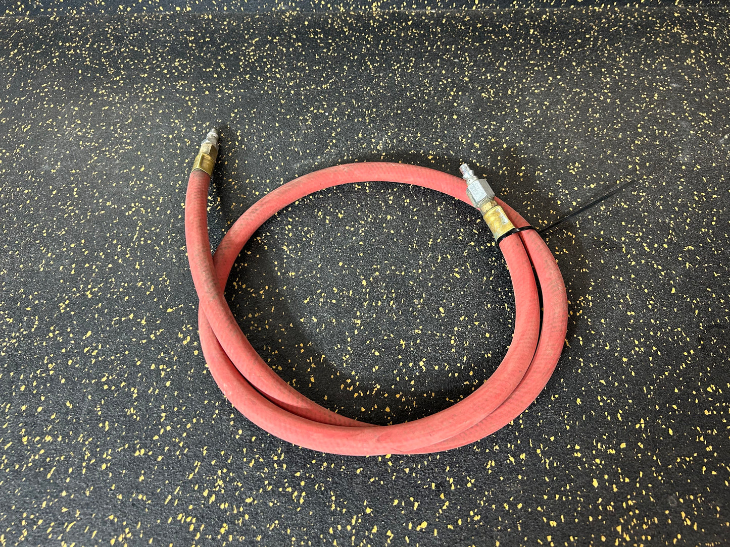 5-Foot 3/8” Diameter Air Hose with Male/Male Fittings