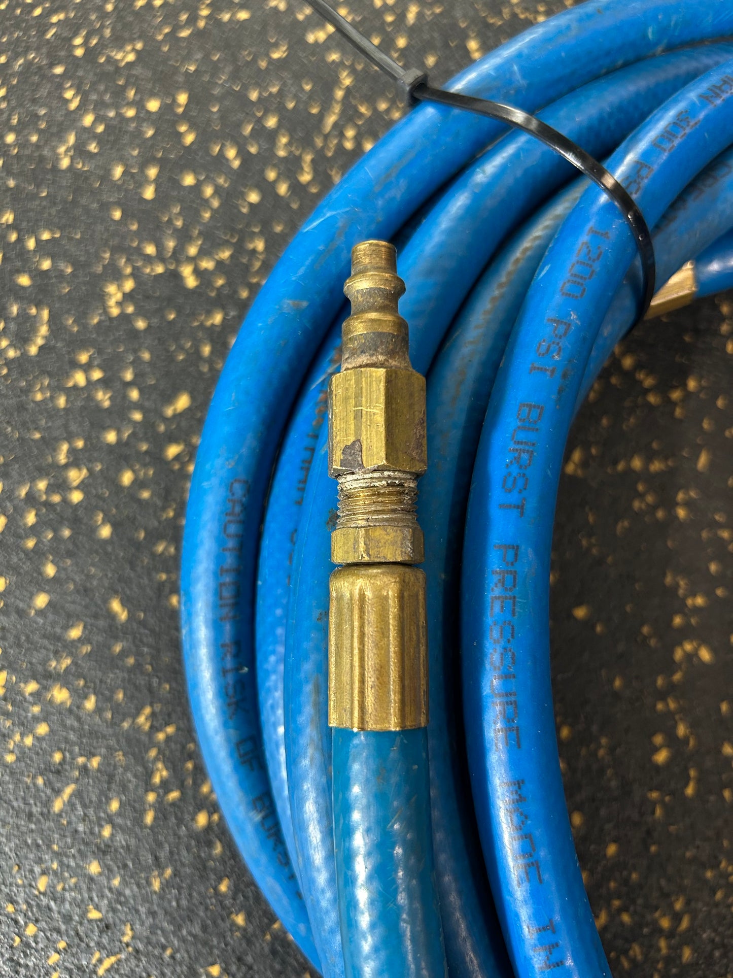 25-Foot 5/16” Diameter Air Hose with Male/Female Fittings (300 PSI Working Pressure)