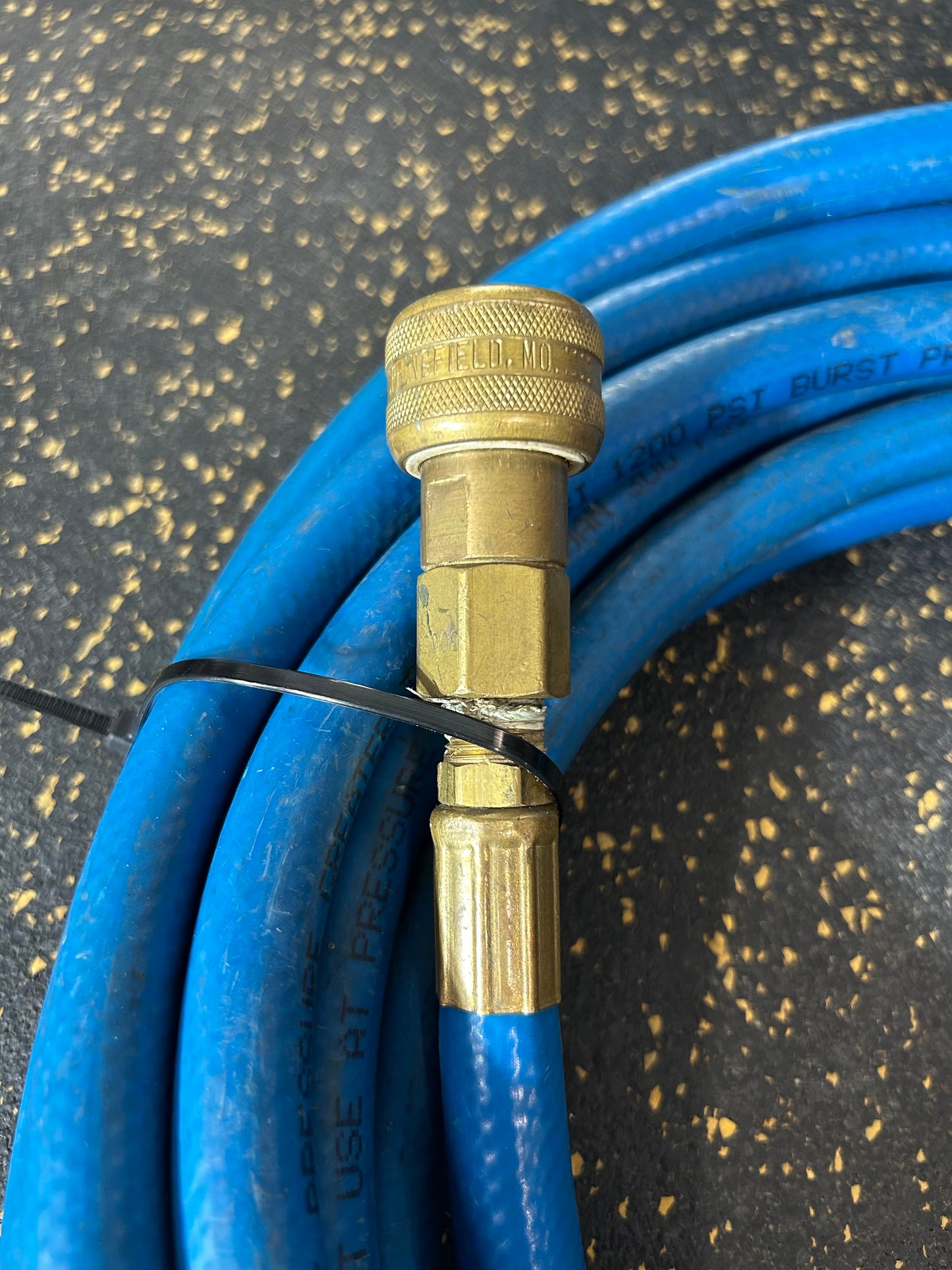 25-Foot 5/16” Diameter Air Hose with Male/Female Fittings (300 PSI Working Pressure)