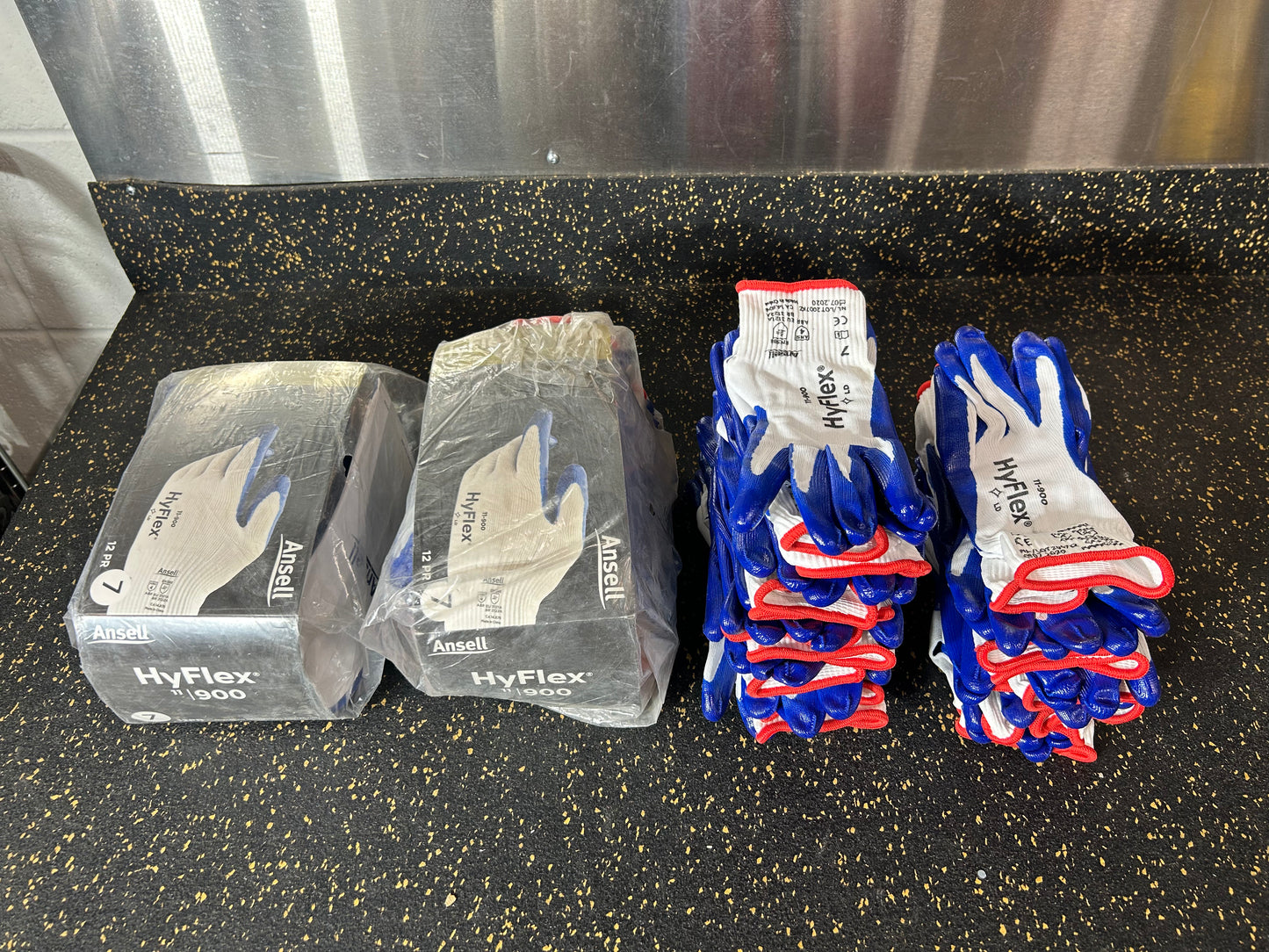 Ansell HyFlex 11-900 Gloves (Abrasion Resistant, Size 7/Small) - 45 PAIRS AVAILABLE, BRAND NEW