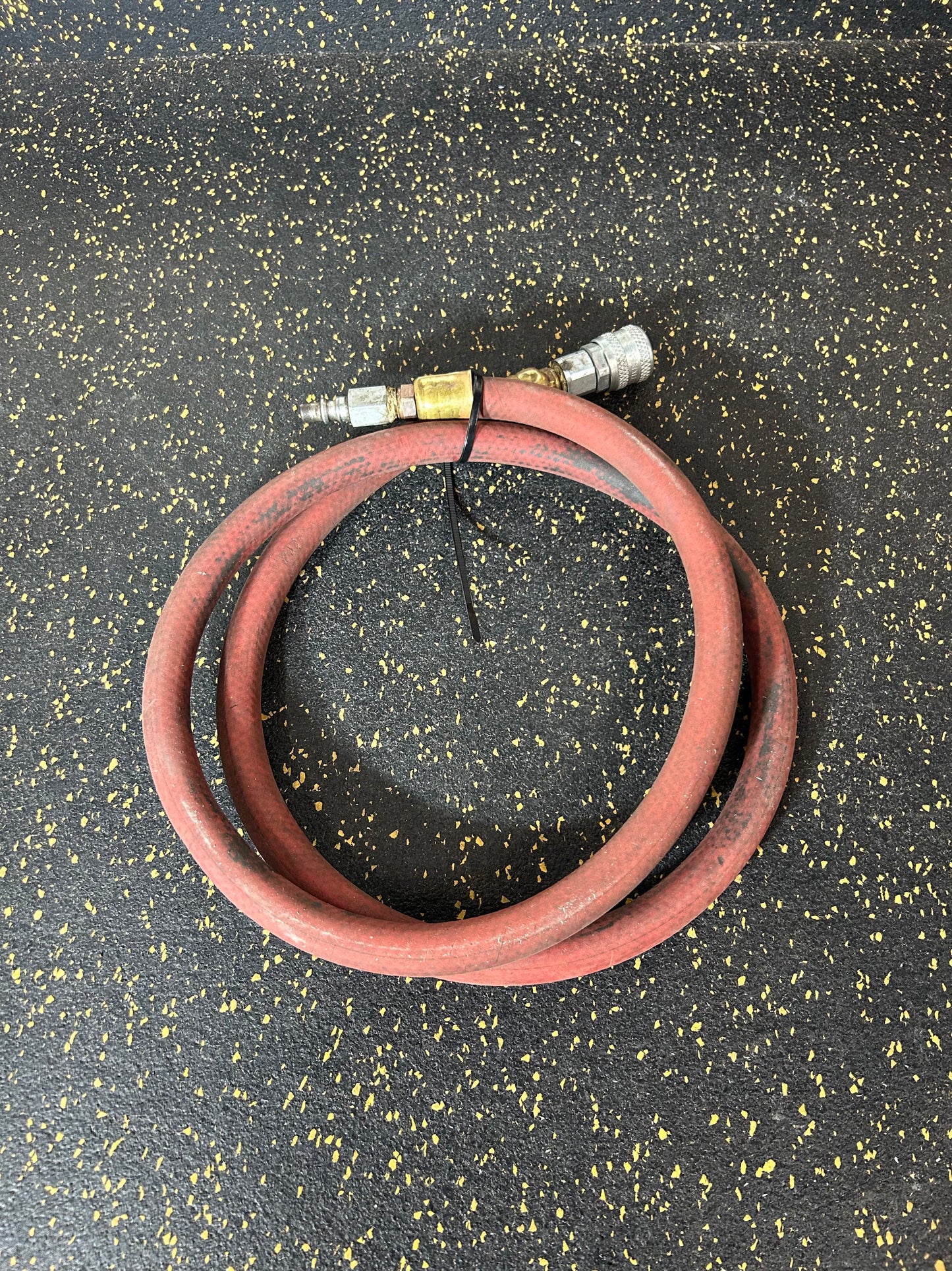 4.5-Foot 3/8” Diameter Air Hose with Male/Female Fittings