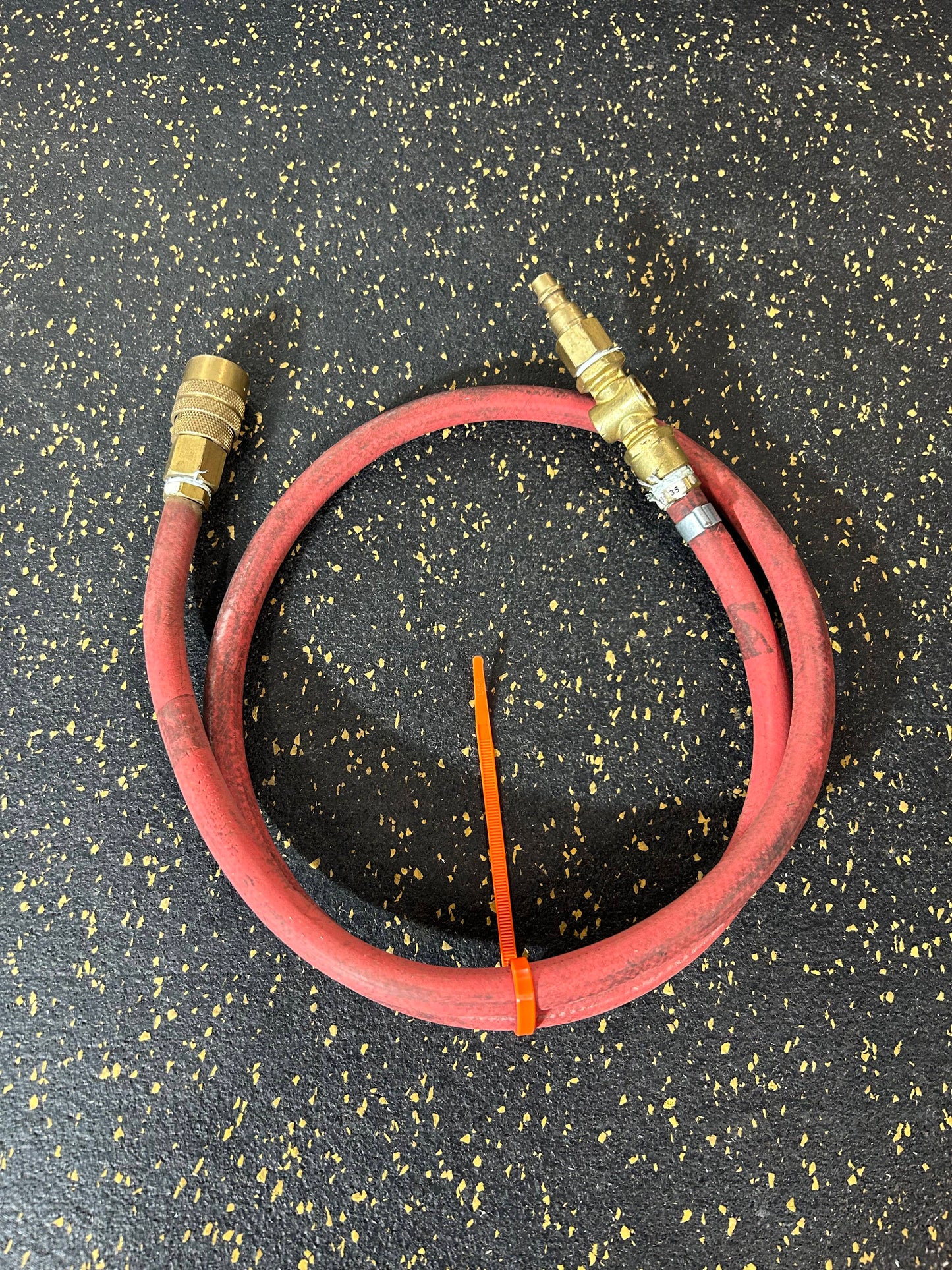 3.5-Foot 1/4” Diameter Air Hose with Male/Female Fittings
