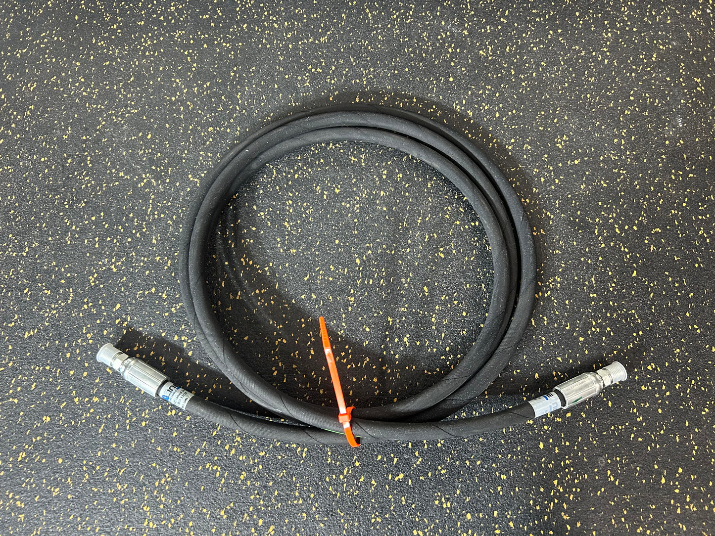10-Foot 1/4” Diameter Hydraulic Hose (6500 PSI Working Pressure, Flame Resistant) – BRAND NEW, needs fittings