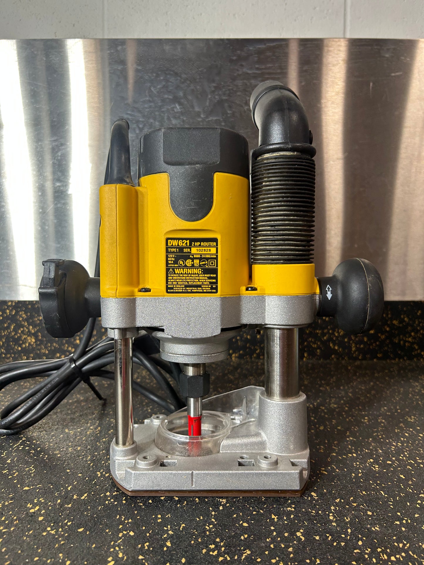 DEWALT DW621 2 HP EVS Plunge Router (120V Corded 10-Amp)