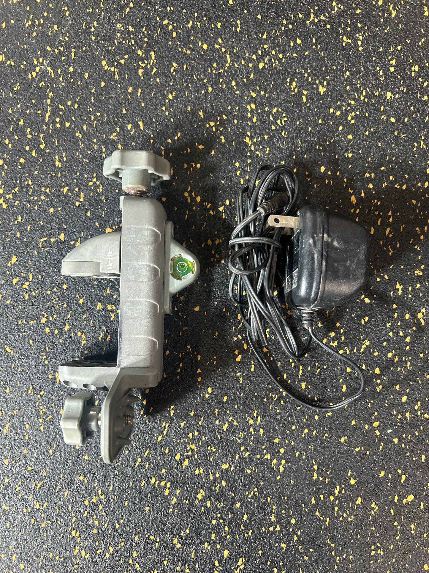 Spectra Precision LL500 Laser Level w/ HL700 Laser Receiver, Tripod, & Telescopic Rod
