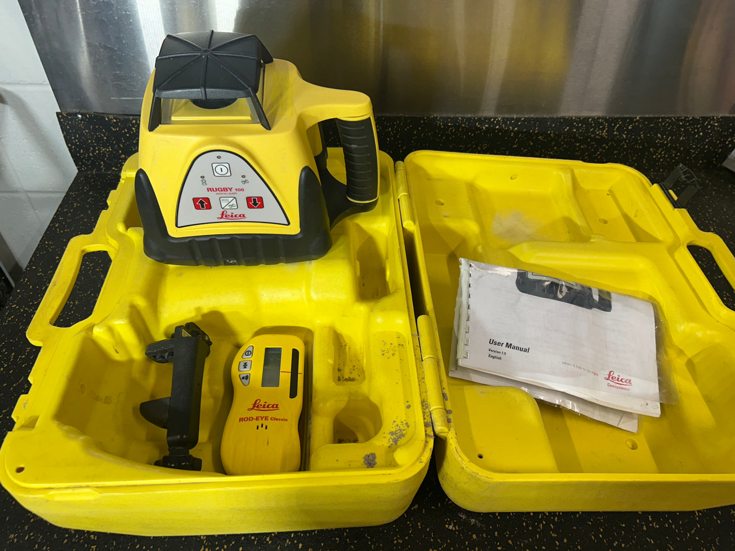 Leica Rugby 100 Laser Level w/ Rod Eye Classic Laser Receiver & Tripod – RELIABLE & DURABLE