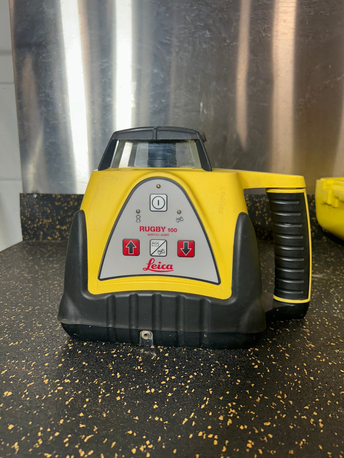 Leica Rugby 100 Laser Level w/ Rod Eye Classic Laser Receiver & Tripod – RELIABLE & DURABLE