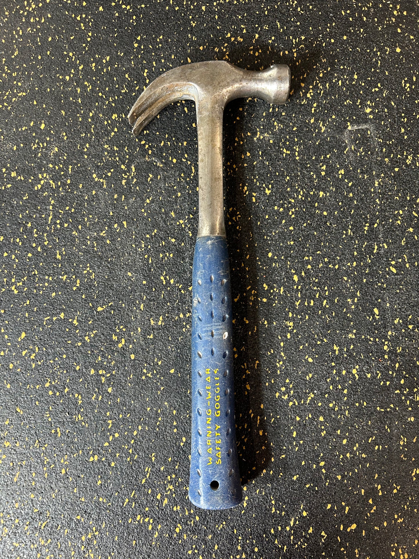 Estwing 16oz Smooth Face Curved Claw Hammer (Nylon Vinyl Cushion Grip Handle) – Model E3-16C