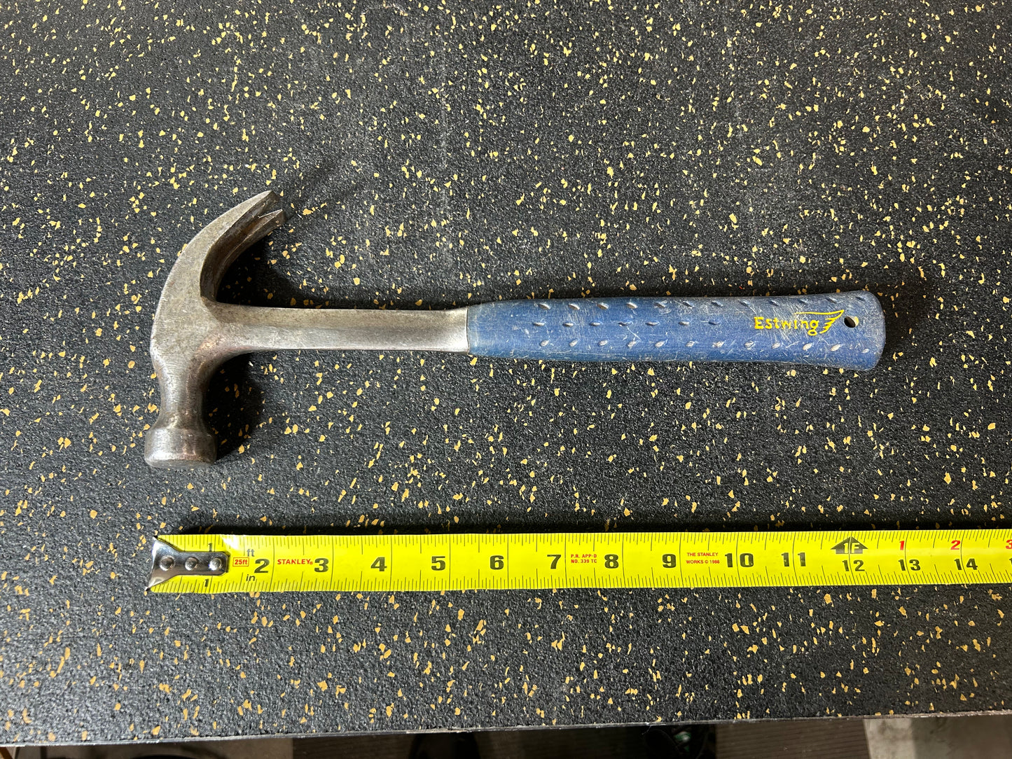 Estwing 16oz Smooth Face Curved Claw Hammer (Nylon Vinyl Cushion Grip Handle) – Model E3-16C