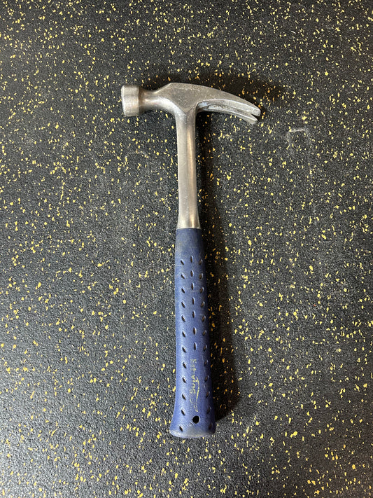 Estwing 22oz Smooth-Faced Framing Hammer (Long Handle, Straight Rip Claw, Shock Reduction Grip) – Model E3-22SR