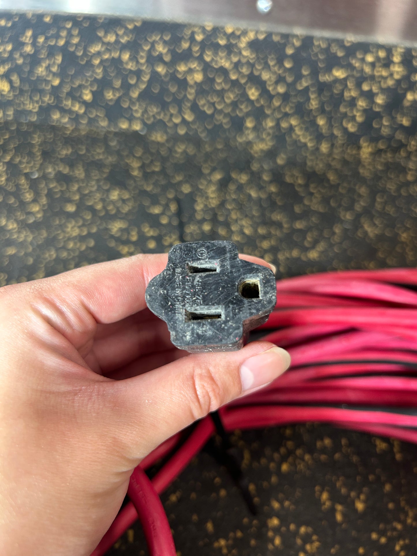 100-Foot Outdoor Extension Cord (3-Prong, 14 AWG, Water-Resistant)