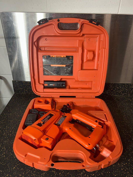 Paslode IM250 II Cordless 16-Gauge Finish Nailer (comes with hard carrying case, 6V battery, & charger!)