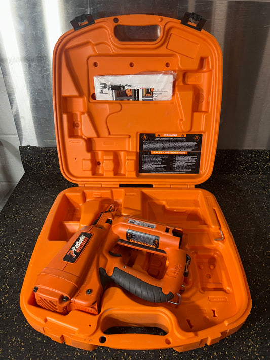 Paslode IM200F18 Cordless 18-Gauge Finish Nailer (comes with hard carrying case & hex key!)
