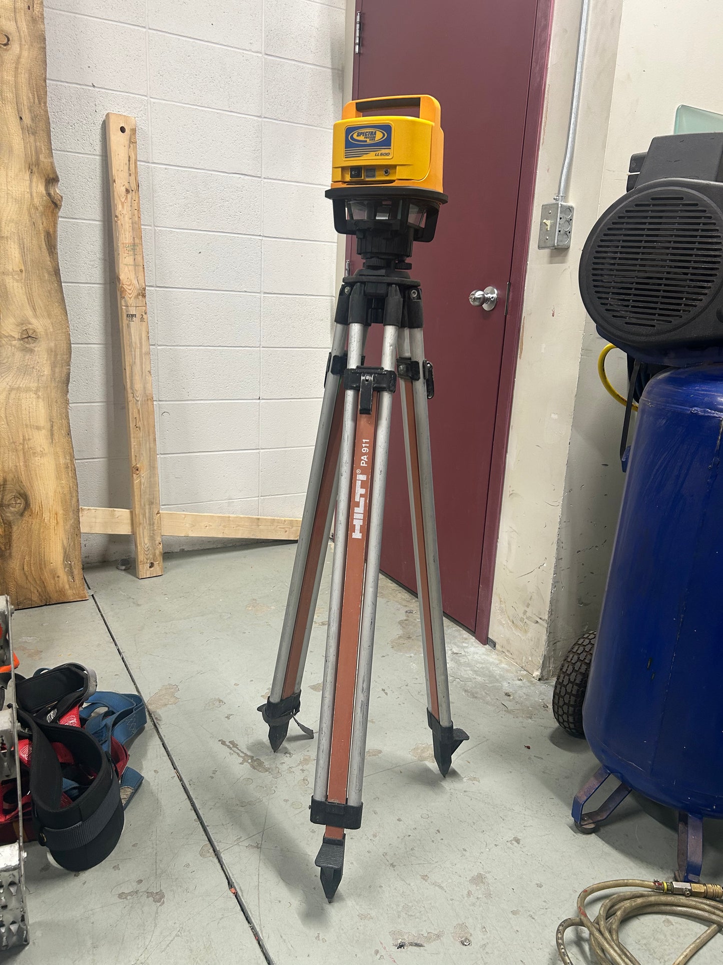 Spectra Precision LL500 Laser Level w/ LaserEye 1275 Laser Receiver & Tripod