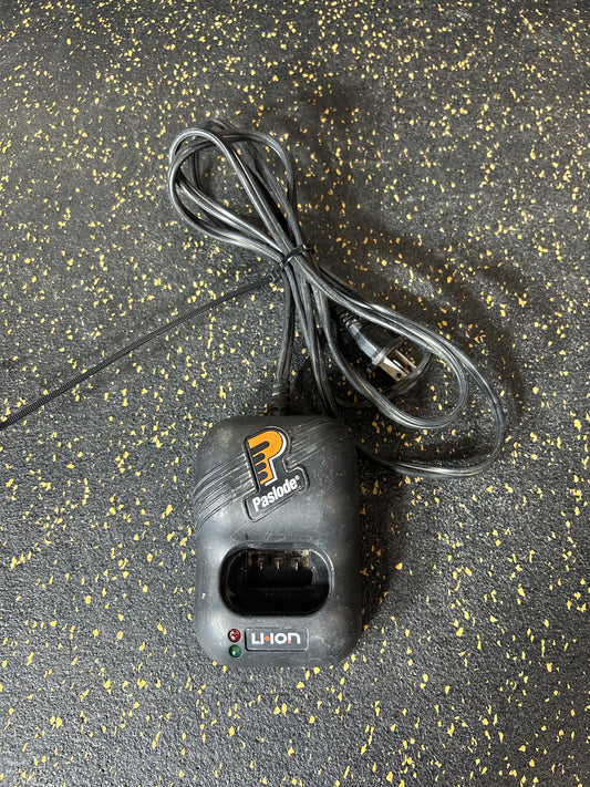 Paslode 902672 (7V Lithium-Ion 2-Amp Battery Charger)