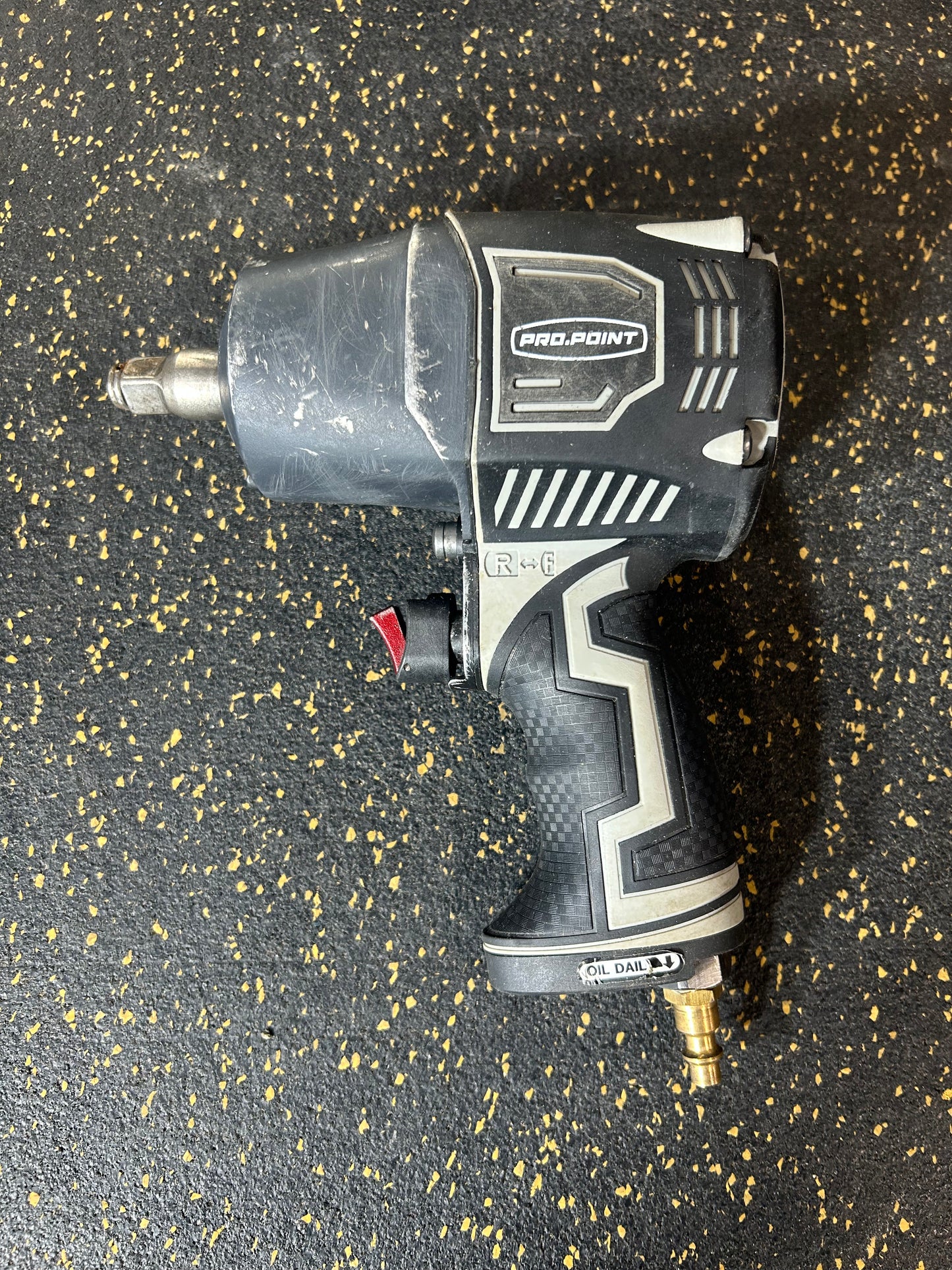 PRO POINT 1/2" Drive Composite Air Impact Wrench (200 to 1150 ft-lb Torque Range) – DURABLE