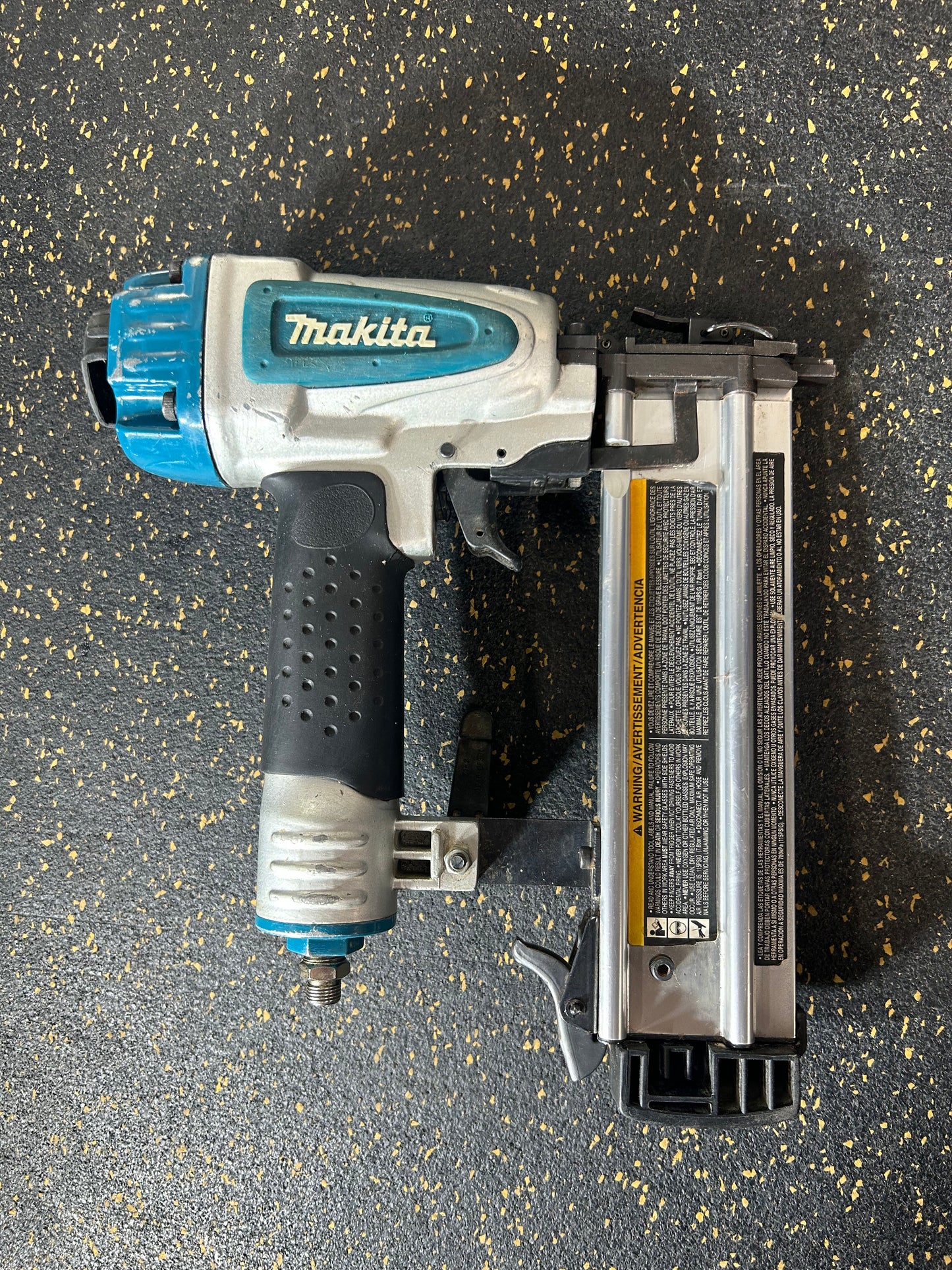 Makita AF505 2” 18-Gauge Lightweight Pneumatic Brad Nailer