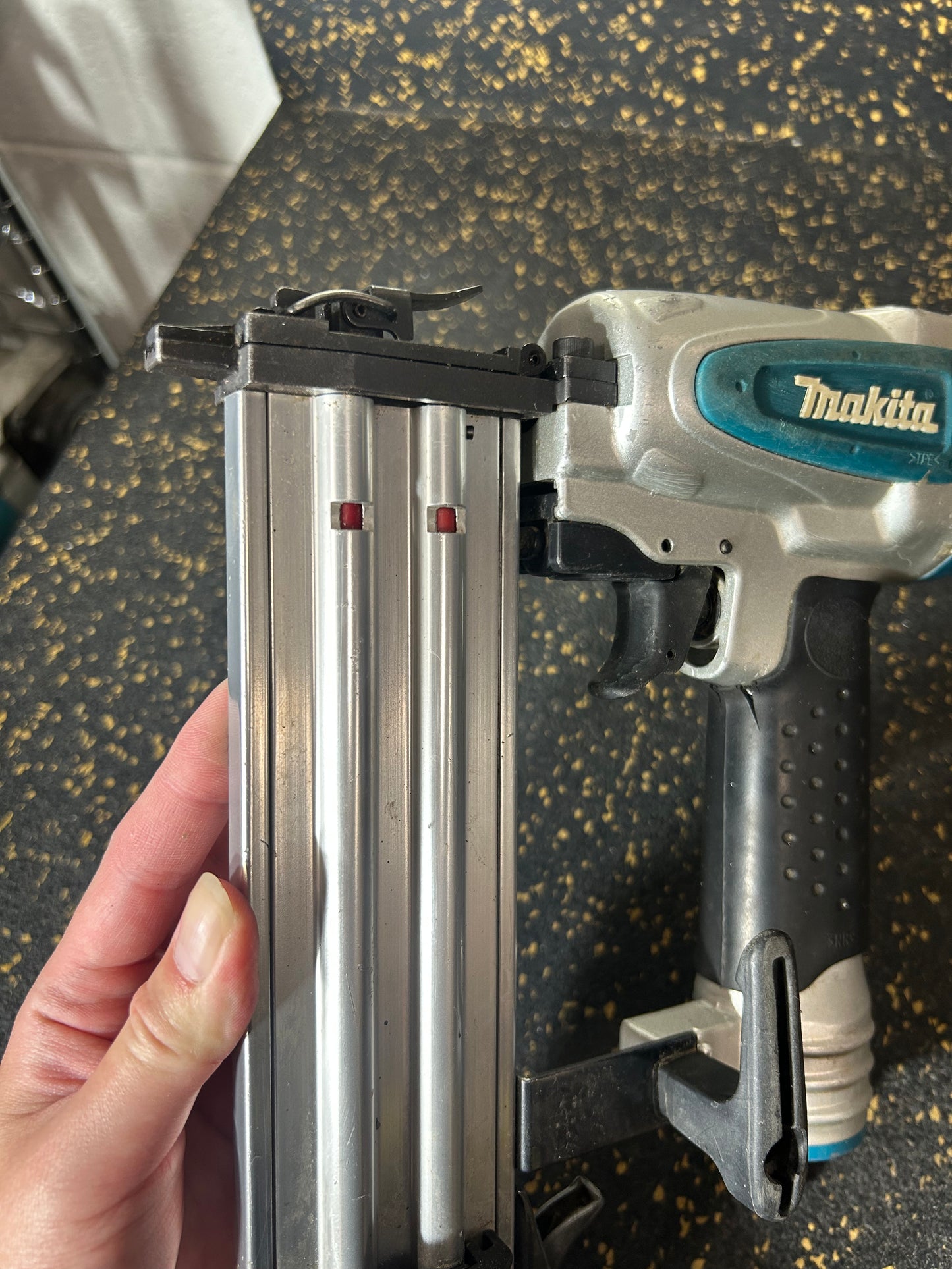 Makita AF505 2” 18-Gauge Lightweight Pneumatic Brad Nailer