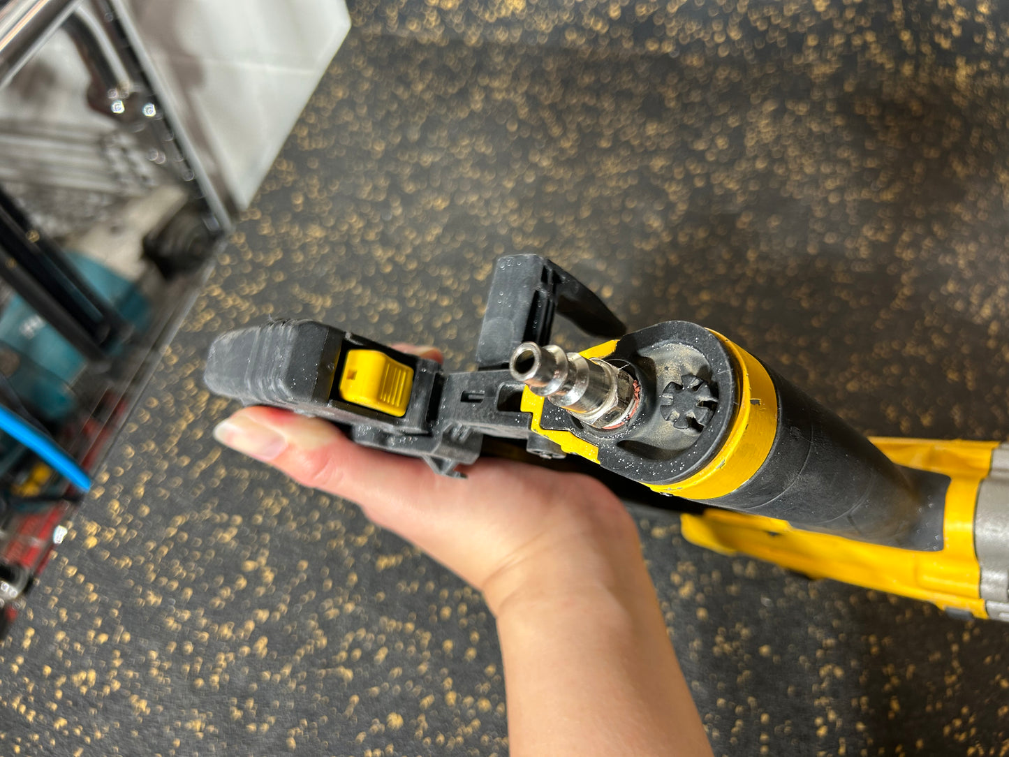 DEWALT 18-Gauge 2” Pneumatic Brad Nailer (DWFP12231)