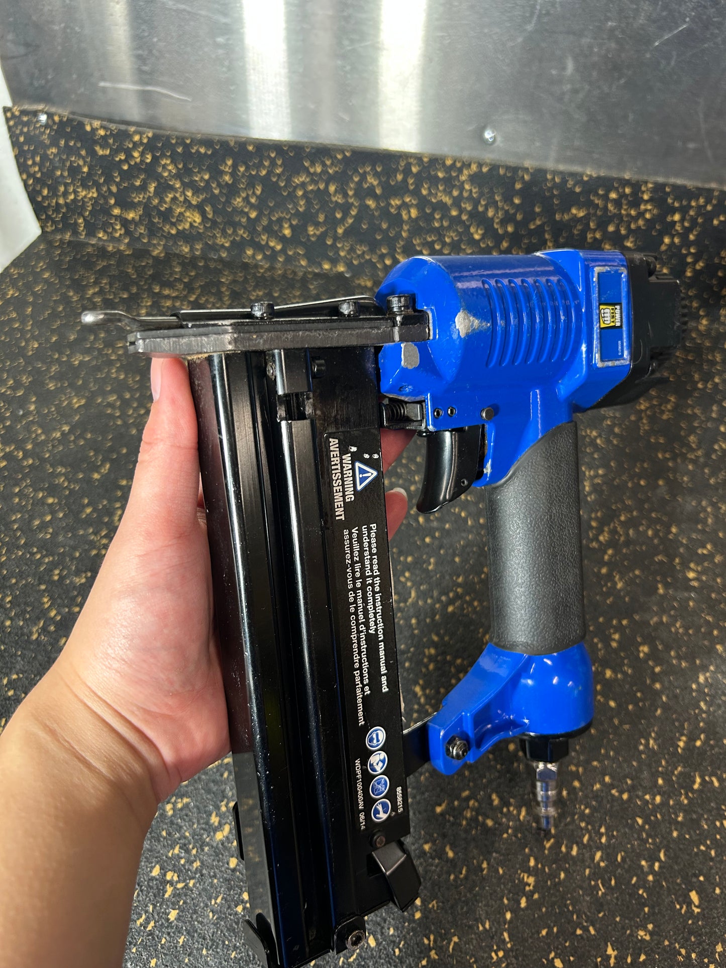 POWERFIST 2-in-1 18-Gauge Pneumatic Brad Nailer and Stapler (Model XAGD50/9040)