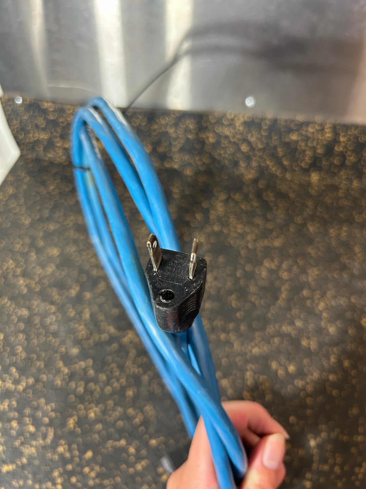 10-Foot Triple Outlet Outdoor Extension Cord (3-Prong, 16 AWG)