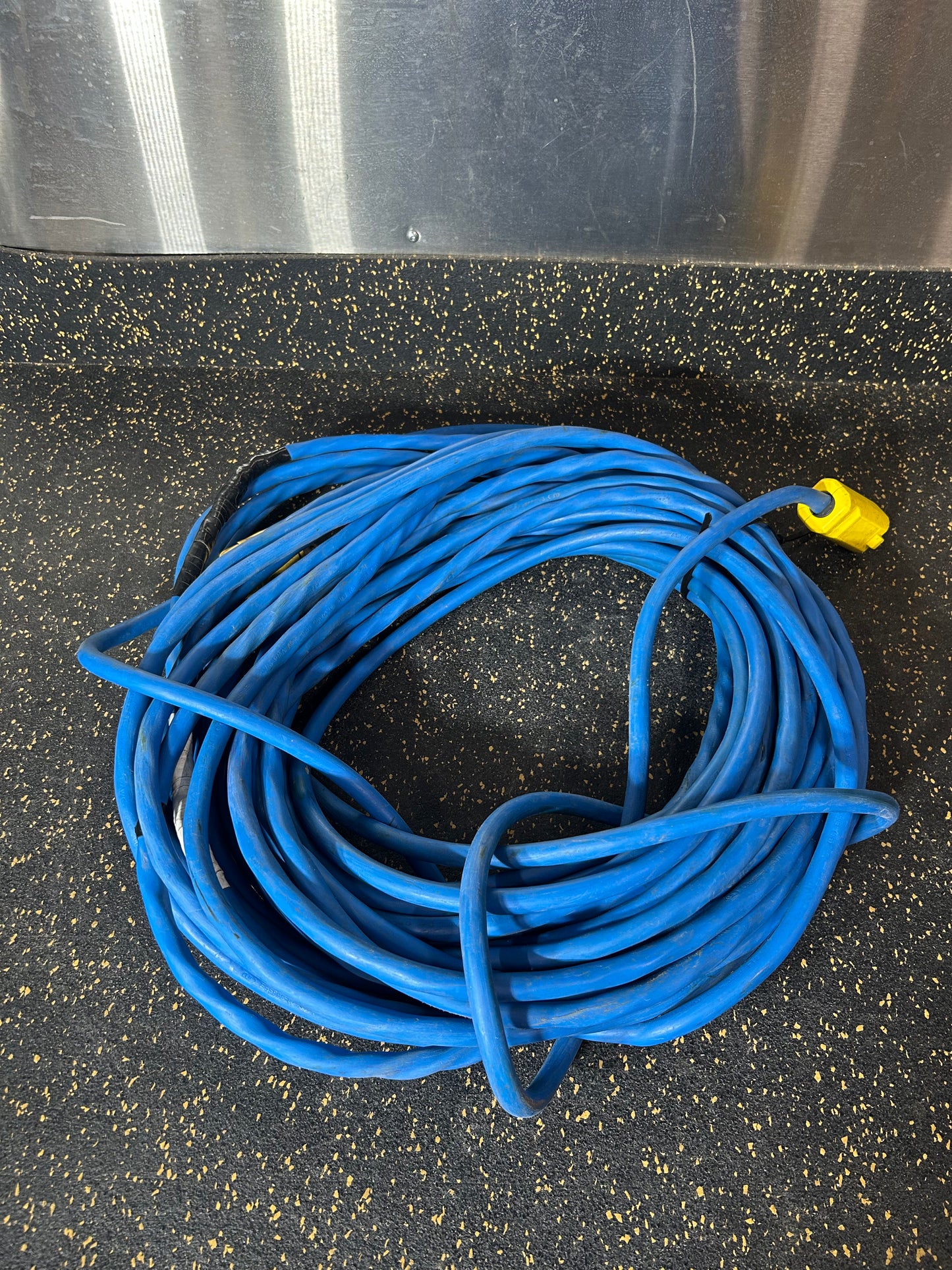 100-Foot Outdoor Extension Cord (3-Prong, 12 AWG)