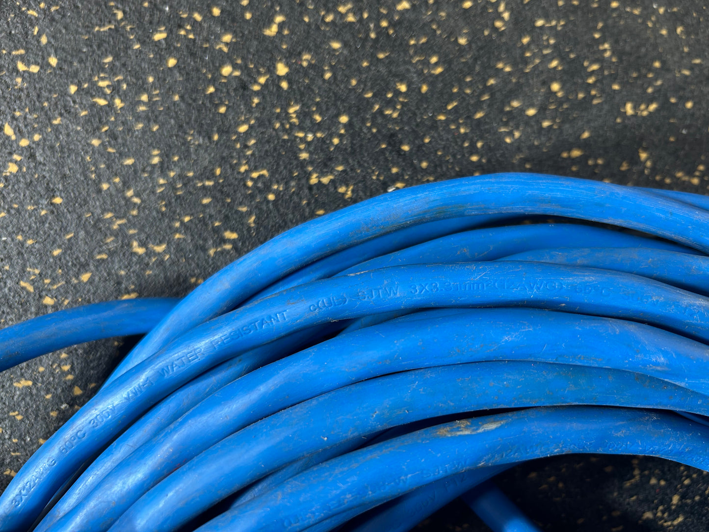 100-Foot Outdoor Extension Cord (3-Prong, 12 AWG)