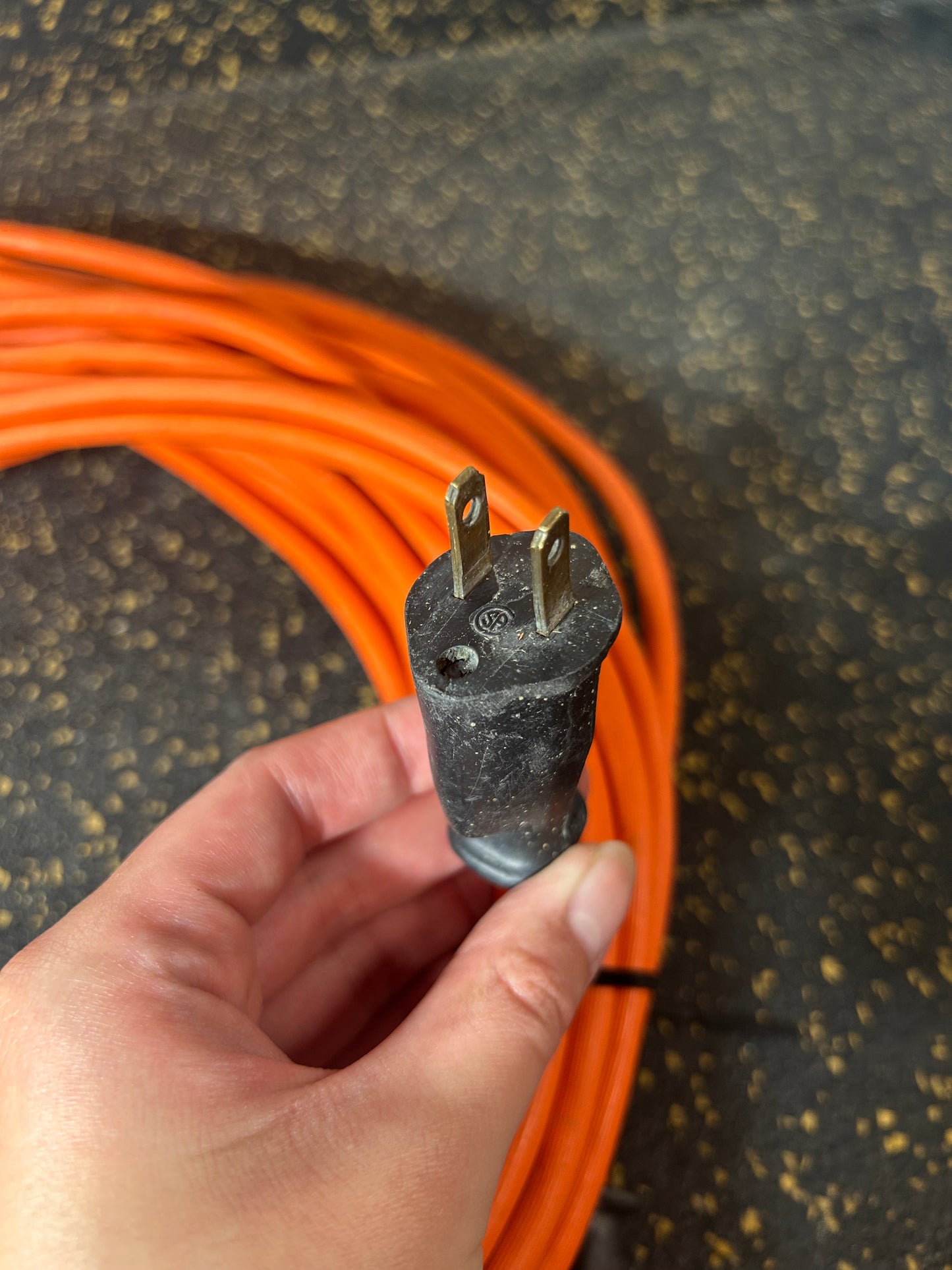 100-Foot Extension Cord (3-Prong, 16 AWG)