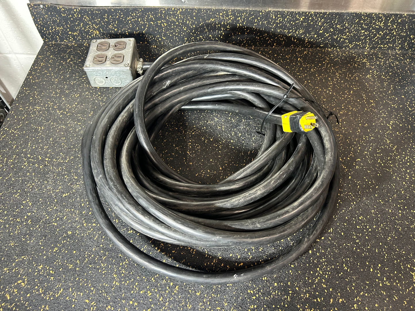 75-Foot 4-Outlet Extension Cord (3-Prong, 10 AWG)