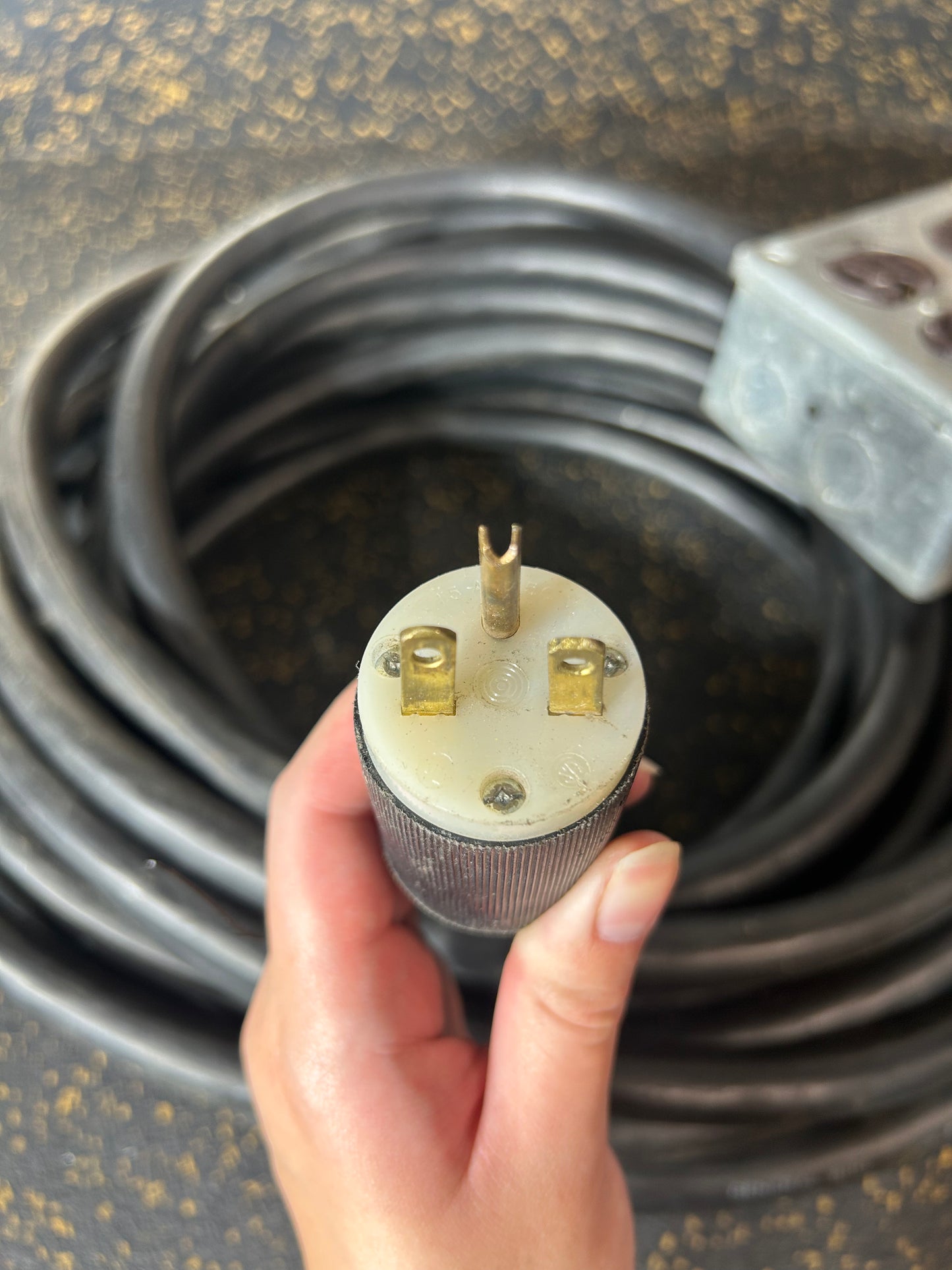 50-Foot 4-Outlet Extension Cord (Angled Plug w/ 2 Angled Outlets & 2 Regular 3-Prong Outlets, 10 AWG)