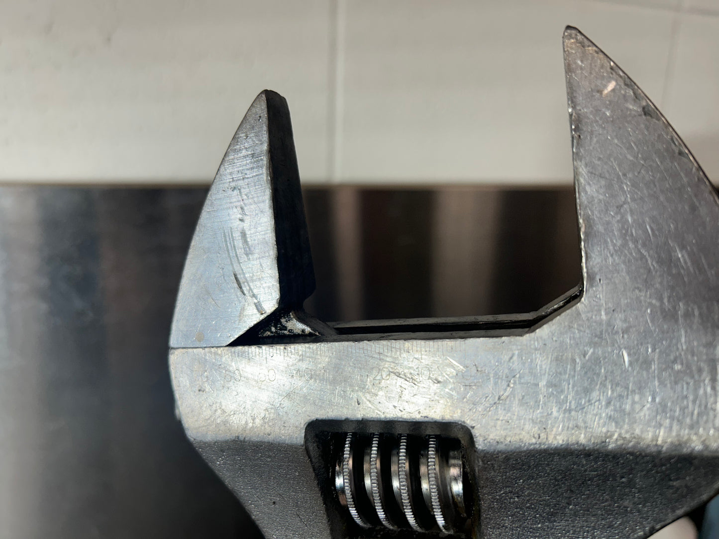 Westward 24” (600mm) Adjustable Wrench (Chrome Vanadium Steel, up to 2-3/4” Jaw, Model AP-24)