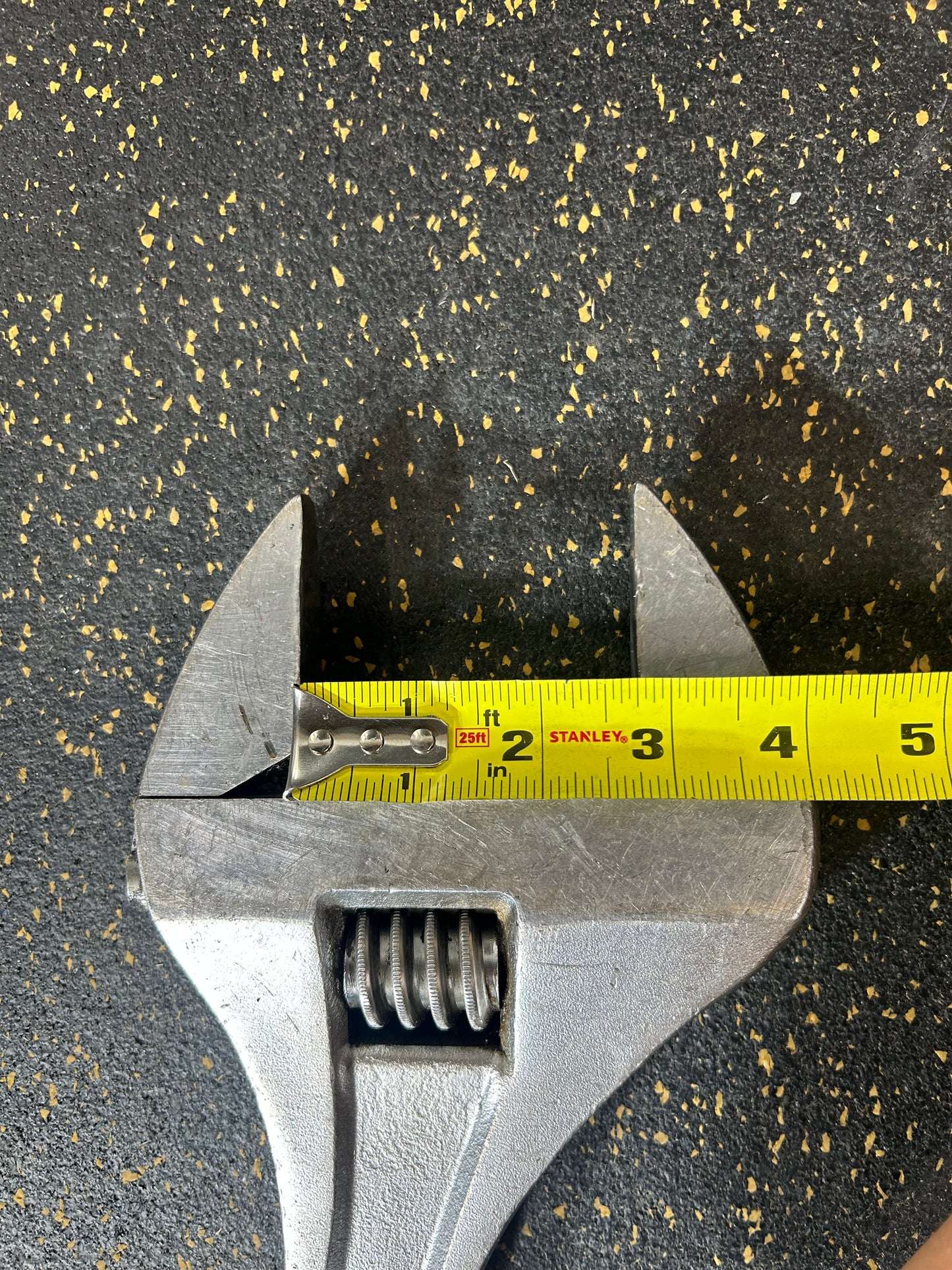 Westward 24” (600mm) Adjustable Wrench (Chrome Vanadium Steel, up to 2-3/4” Jaw, Model AP-24)