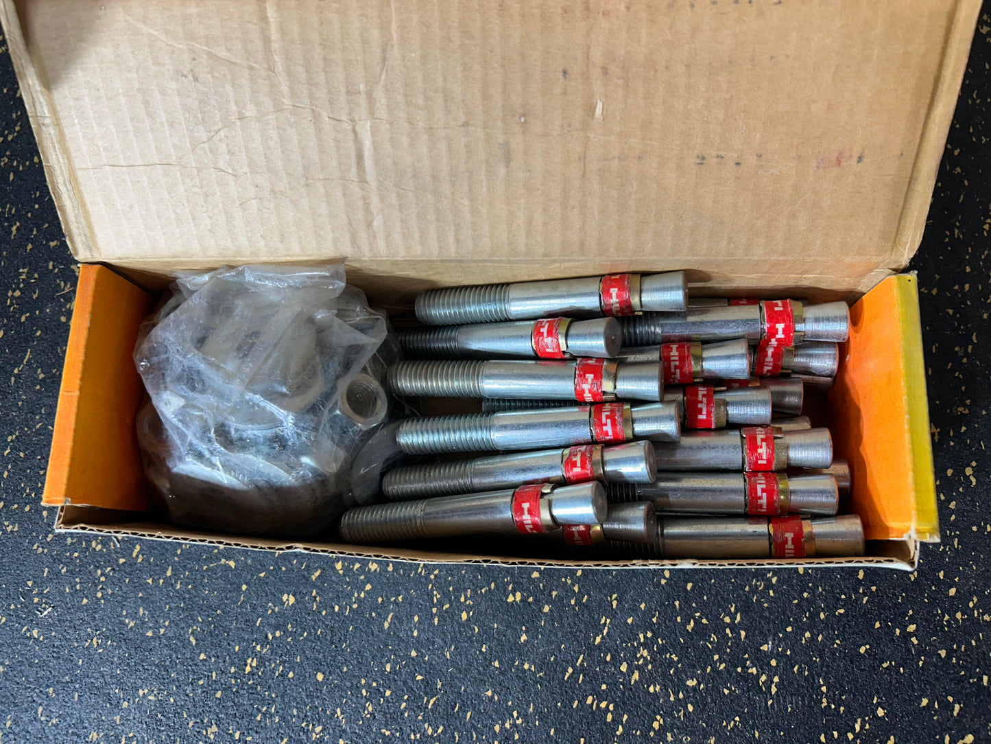 Hilti Kwik-Bolt (5/8” x 4-1/2”, 25-piece set)
