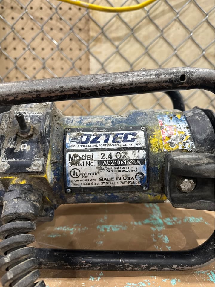 OZTEC 2.4OZ 2.25 HP 17 Amp Concrete Vibrator Motor with Quick Disconnect