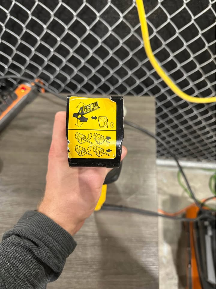 Dewalt DWE305 Corded Reciprocating Saw /Sawzall