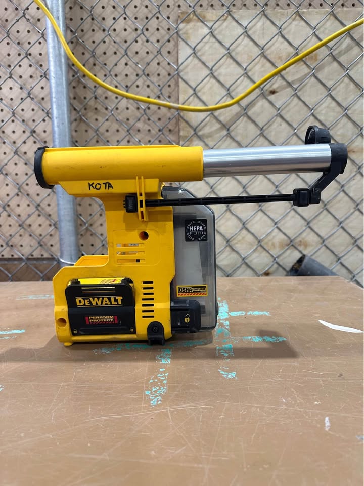 DEWALT Onboard Dust Extractor for 1-Inch SDS Plus Hammers