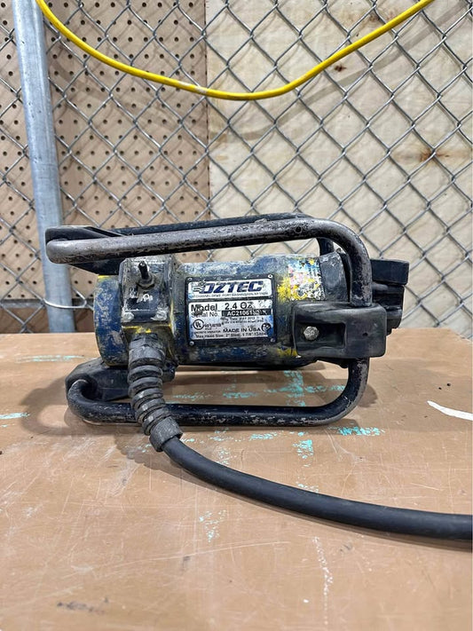 OZTEC 2.4OZ 2.25 HP 17 Amp Concrete Vibrator Motor with Quick Disconnect