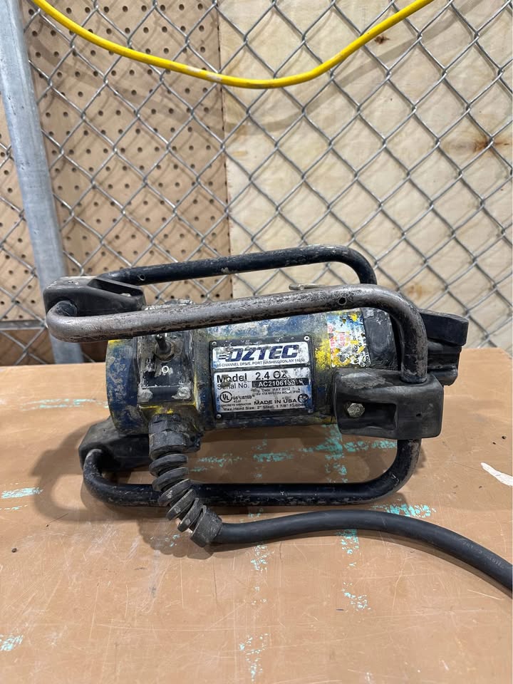 OZTEC 2.4OZ 2.25 HP 17 Amp Concrete Vibrator Motor with Quick Disconnect