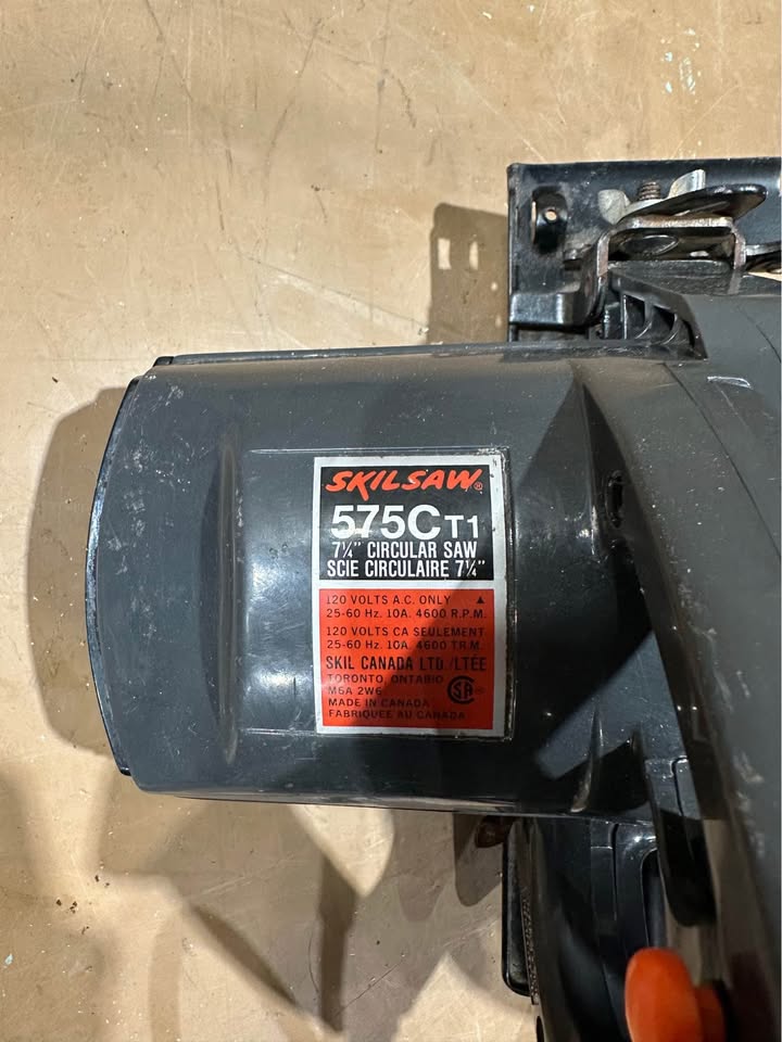 Skilsaw 7 1/4” Circular Saw - Heavy-Duty Power Tool for Contractors
