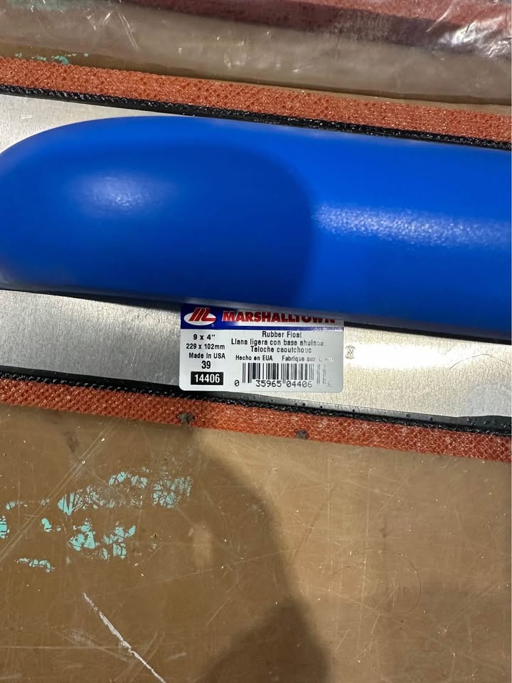 Marshalltown 9 In. x 4 In. Coarse Rubber Float Model 39