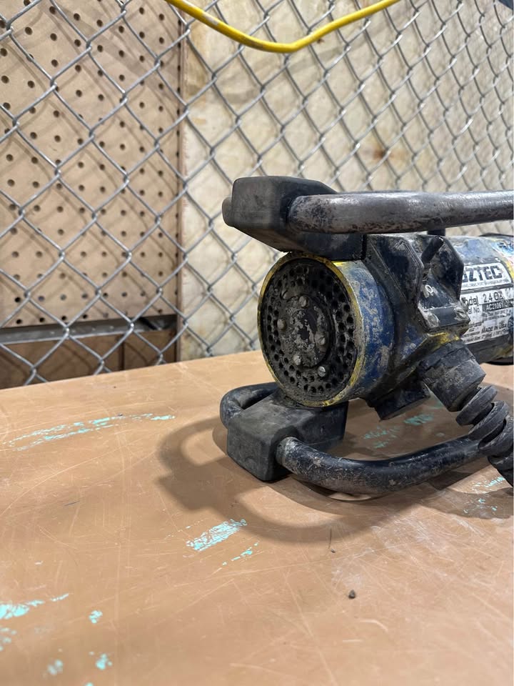 OZTEC 2.4OZ 2.25 HP 17 Amp Concrete Vibrator Motor with Quick Disconnect