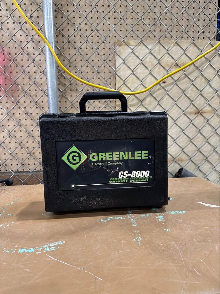 Greenlee CS-8000 Circuit Seeker in Excellent Working Condition with Case