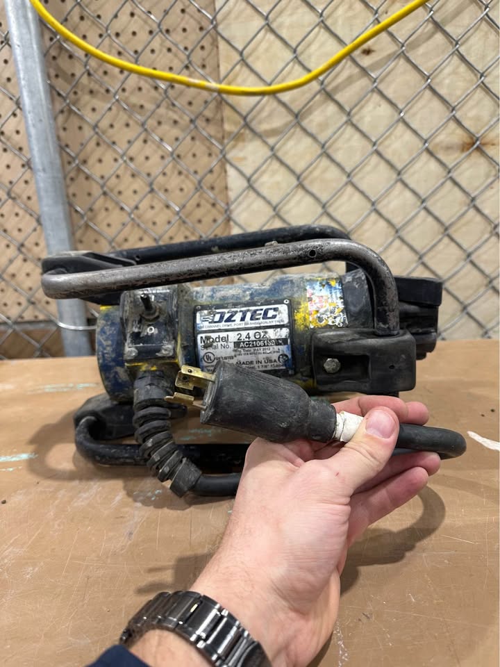 OZTEC 2.4OZ 2.25 HP 17 Amp Concrete Vibrator Motor with Quick Disconnect