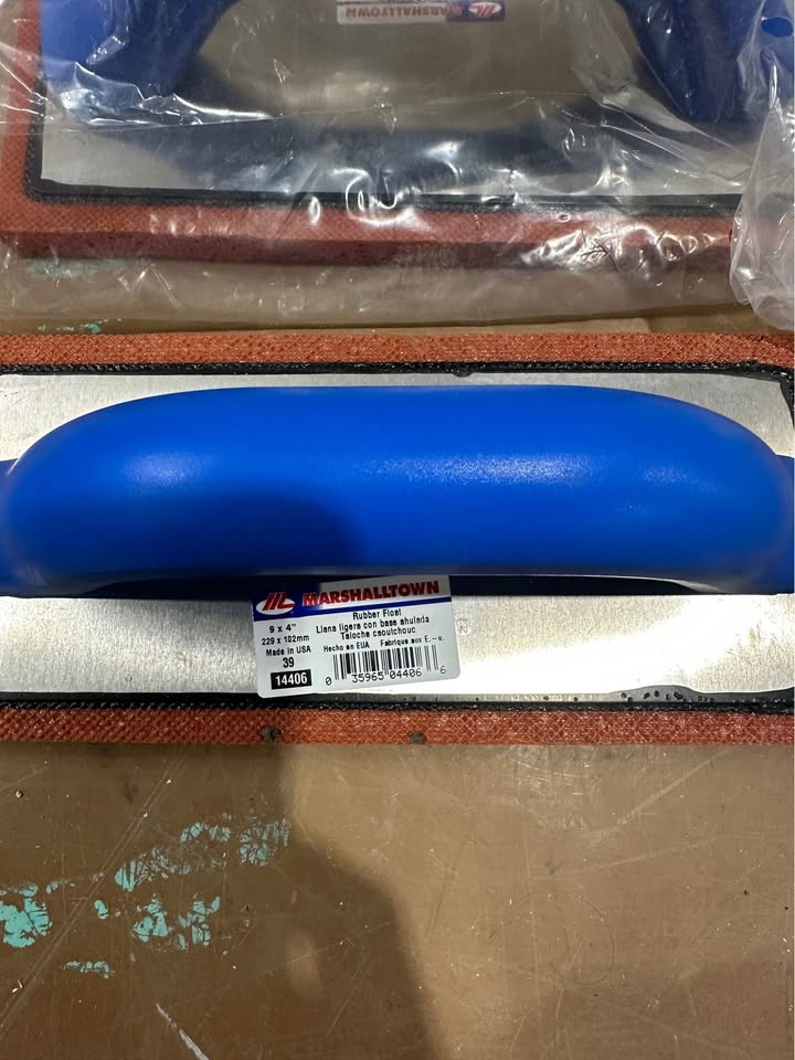 Marshalltown 9 In. x 4 In. Coarse Rubber Float Model 39