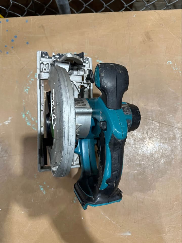 Makita 6.5" Cordless Circular Saw 18V