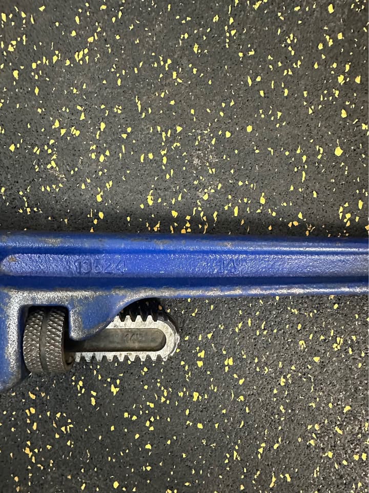 Williams 14" Cast Iron Pipe Wrench Model 13524
