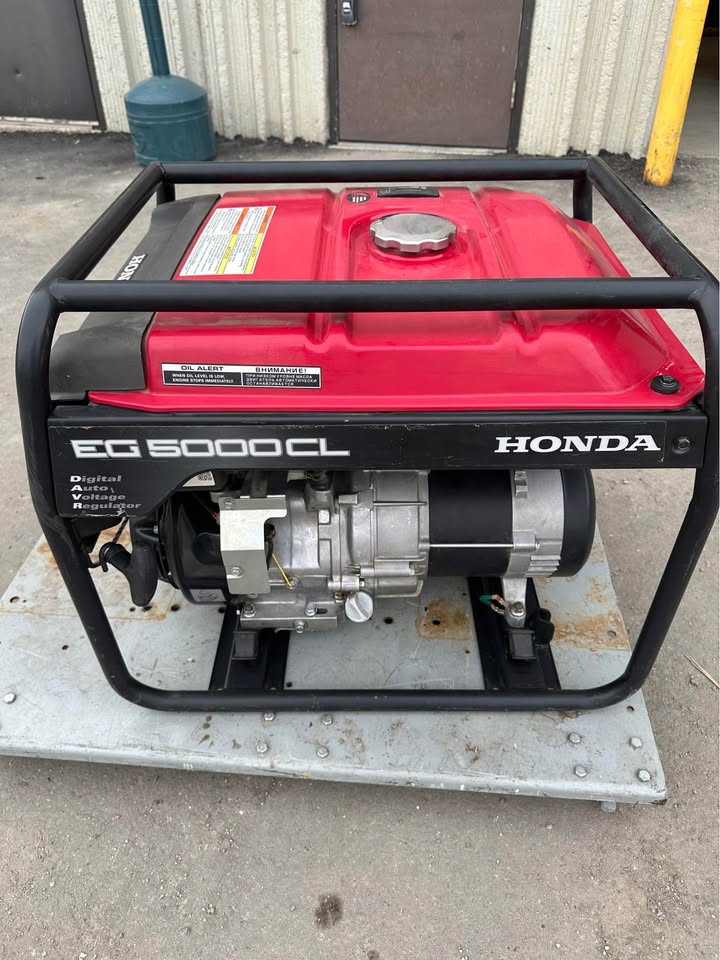 Honda EG5000CL Gas Generator 4,500 Watts