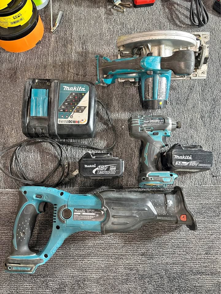 Makita 18V Cordless Tool Package with Circular Saw, Drill, Impact Driver, Reciprocating Saw, Charger, and Two Batteries